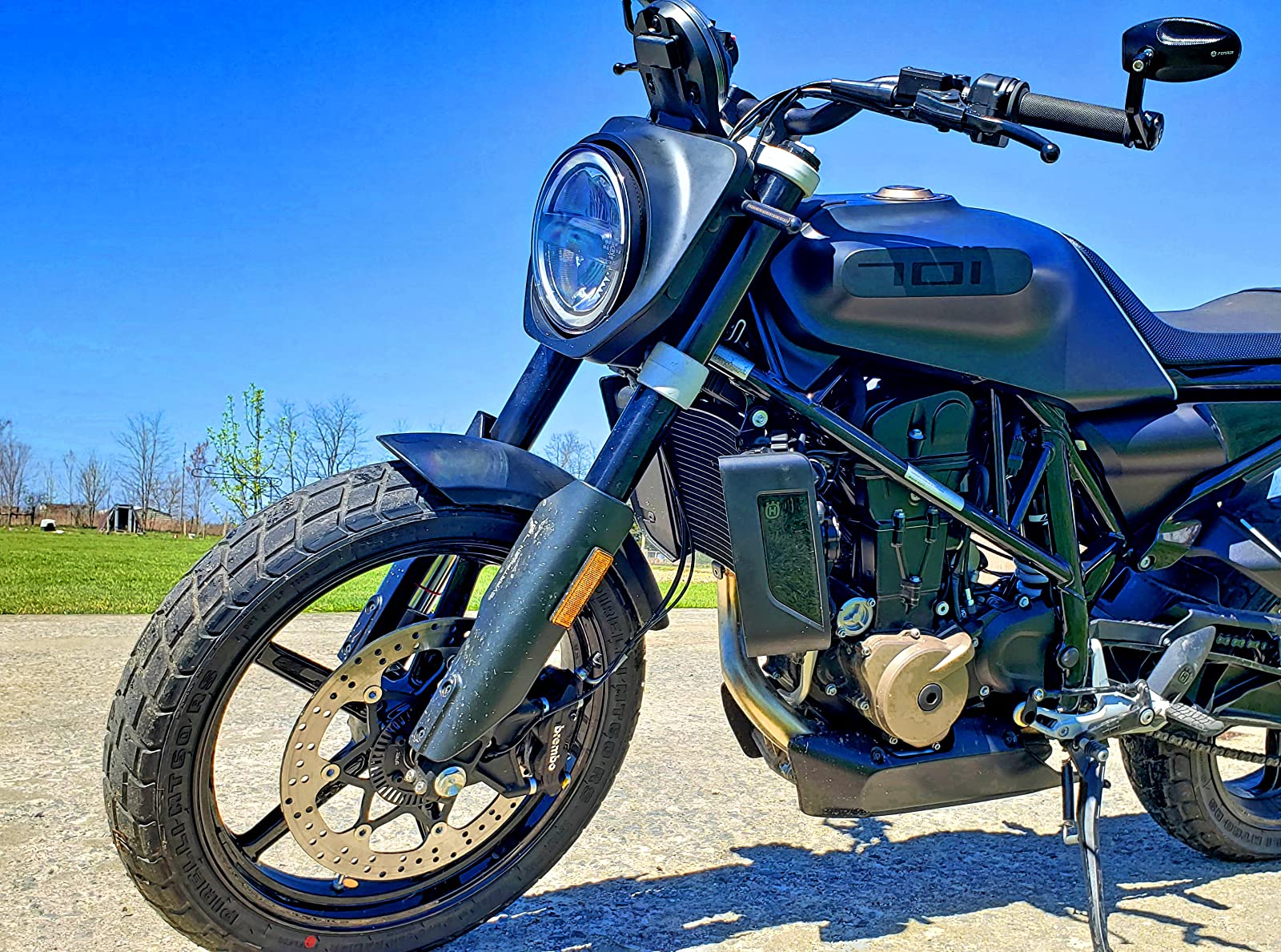 FENRIR Motorcycle bar end mirrror in Husqvarna SVARTPILEN 701