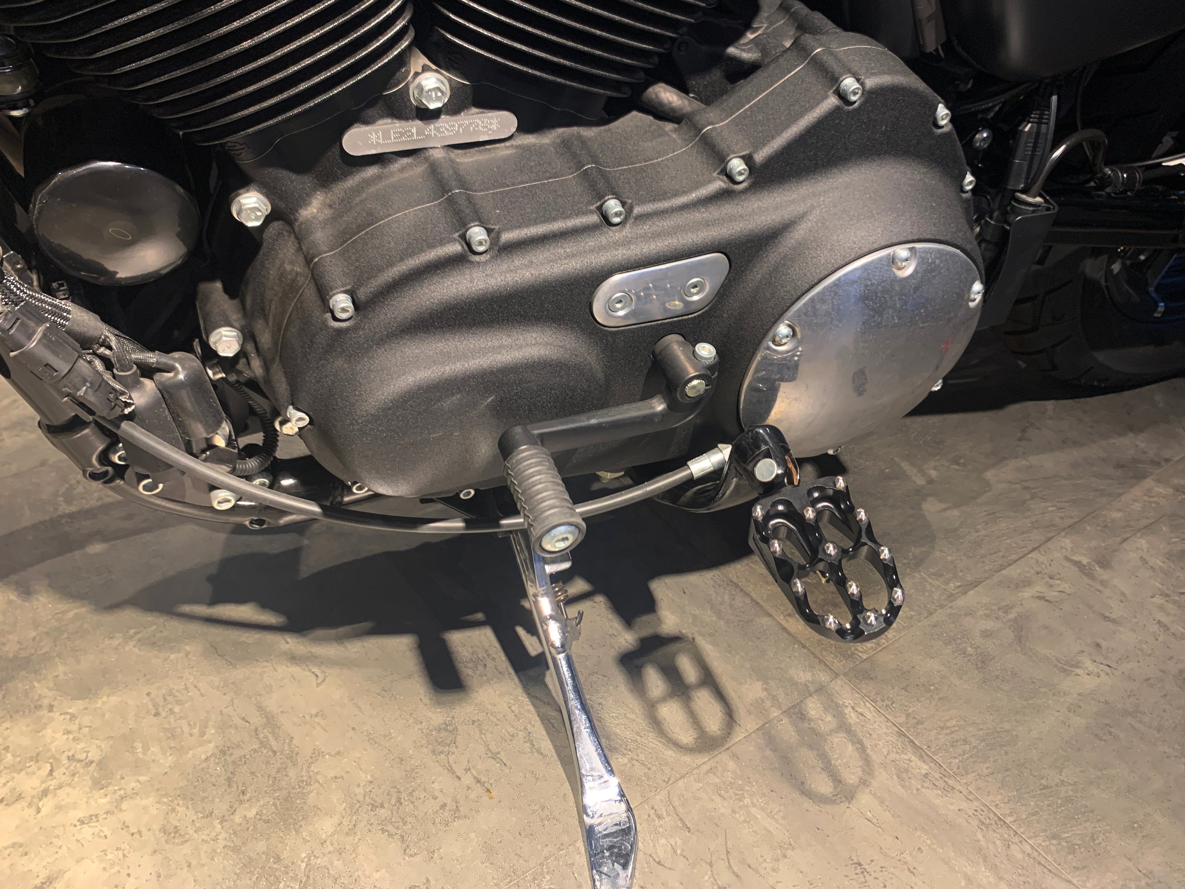 FENRIR Pedane Moto Rotazione a 360° MX Chopper Bobber Thug Outlaw Club Style CNC Poggiapiedi Largo