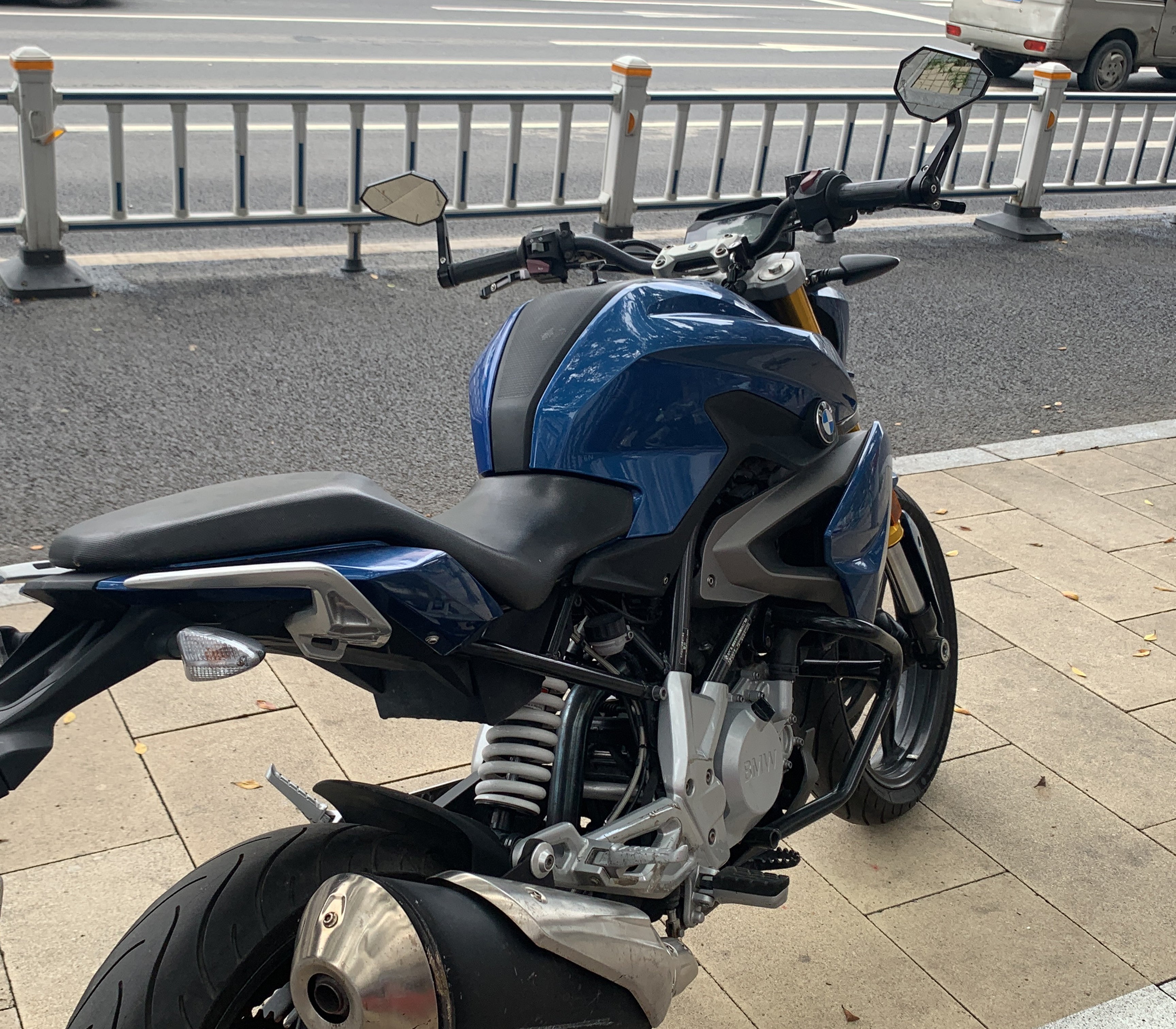 FENRIR EMARK Hợp kim nhôm CNC Cafe Racer Màu đen Xe máy Thanh cuối Gương bên tay lái Gương cho Super Sport Naked Street Bike Cruiser Scooter